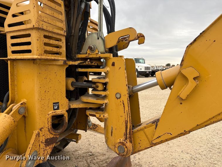 image for item EC8131 2007 Vermeer RT950 vibratory cable plow