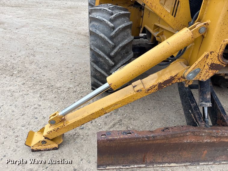 image for item EC8131 2007 Vermeer RT950 vibratory cable plow