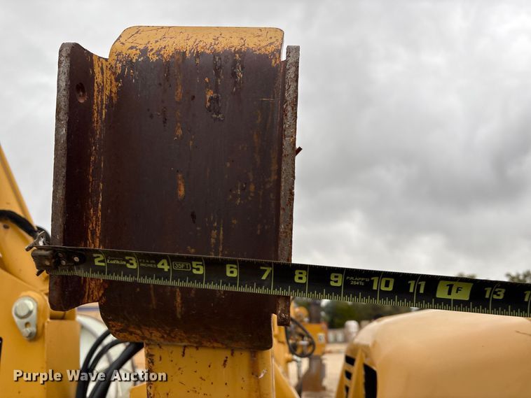 image for item EC8131 2007 Vermeer RT950 vibratory cable plow