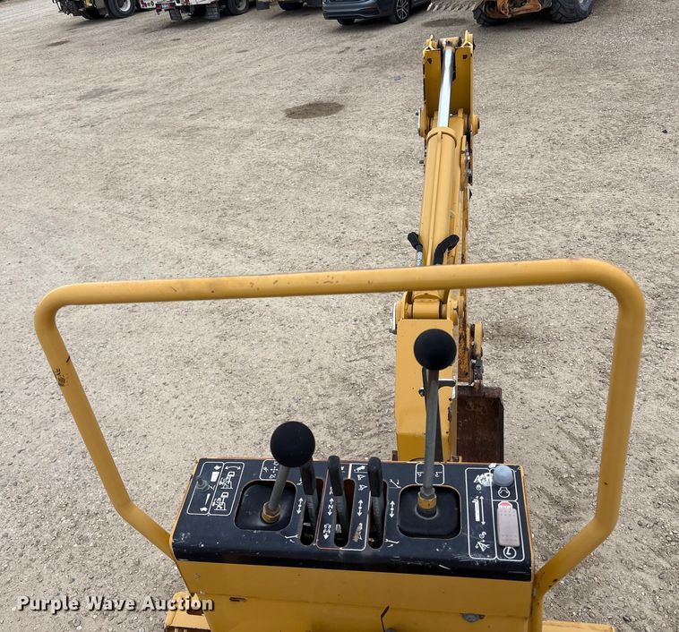 image for item EC8131 2007 Vermeer RT950 vibratory cable plow