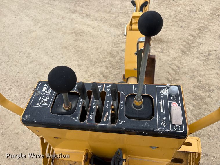 image for item EC8131 2007 Vermeer RT950 vibratory cable plow