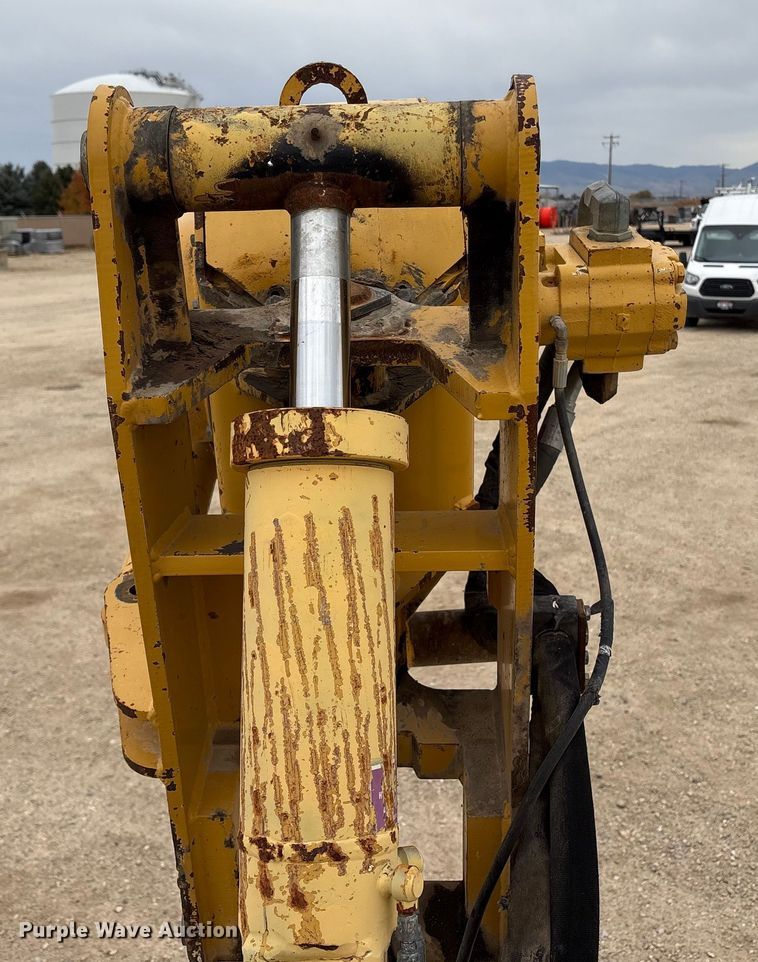 image for item EC8131 2007 Vermeer RT950 vibratory cable plow