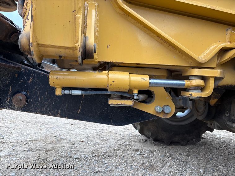 image for item EC8131 2007 Vermeer RT950 vibratory cable plow