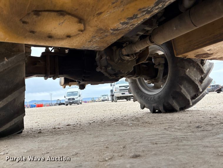 image for item EC8131 2007 Vermeer RT950 vibratory cable plow