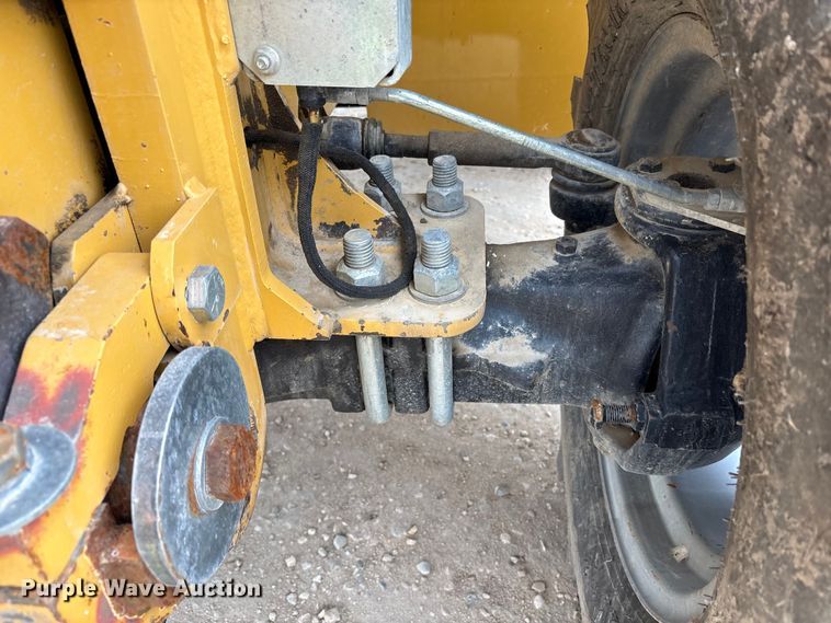 image for item EC8131 2007 Vermeer RT950 vibratory cable plow