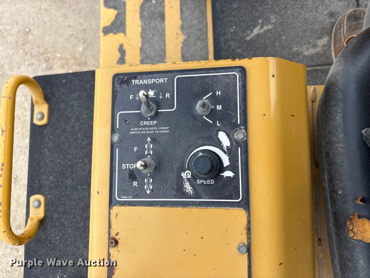 image for item EC8131 2007 Vermeer RT950 vibratory cable plow