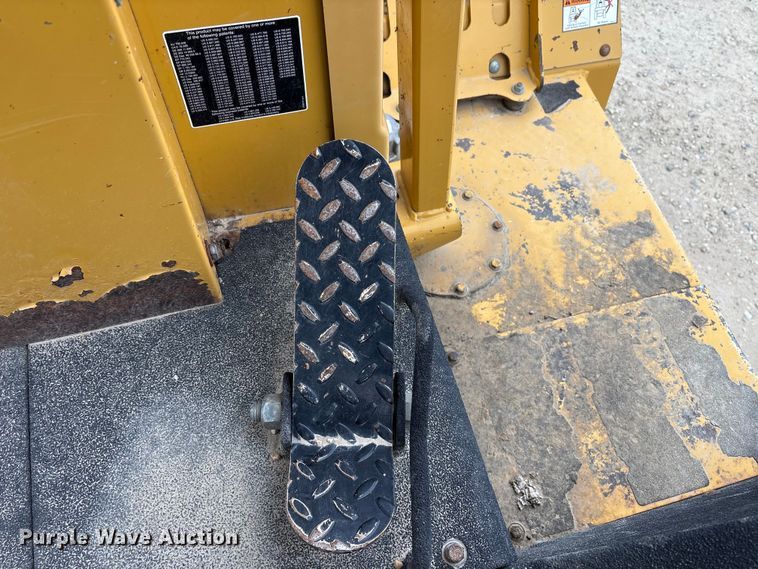 image for item EC8131 2007 Vermeer RT950 vibratory cable plow