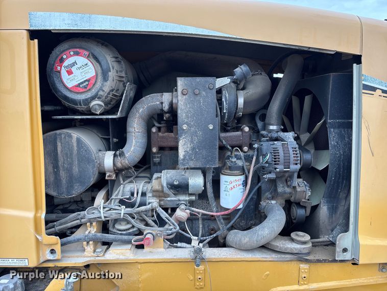 image for item EC8131 2007 Vermeer RT950 vibratory cable plow