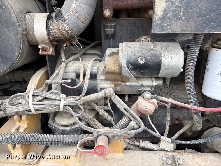 image for item EC8131 2007 Vermeer RT950 vibratory cable plow