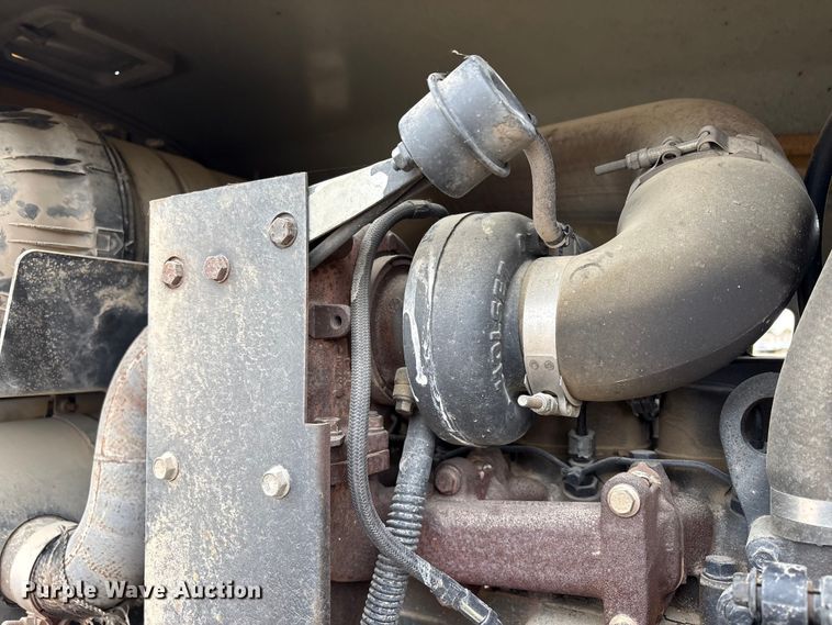 image for item EC8131 2007 Vermeer RT950 vibratory cable plow