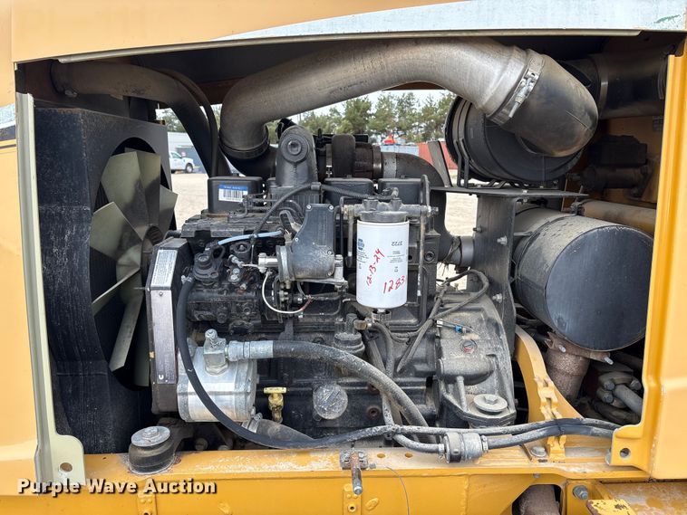 image for item EC8131 2007 Vermeer RT950 vibratory cable plow