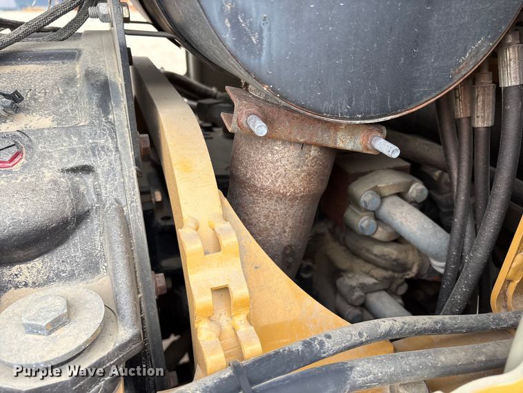 image for item EC8131 2007 Vermeer RT950 vibratory cable plow