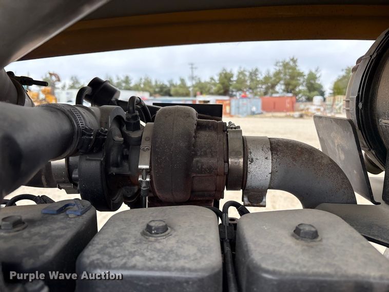 image for item EC8131 2007 Vermeer RT950 vibratory cable plow