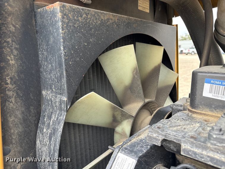 image for item EC8131 2007 Vermeer RT950 vibratory cable plow