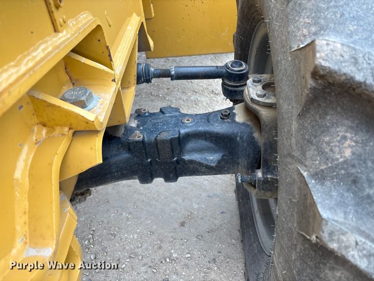 image for item EC8131 2007 Vermeer RT950 vibratory cable plow