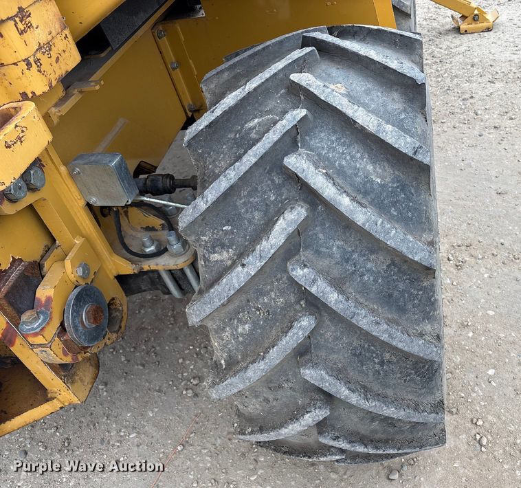 image for item EC8131 2007 Vermeer RT950 vibratory cable plow