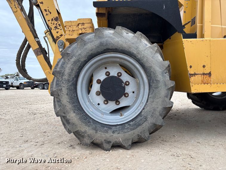 image for item EC8131 2007 Vermeer RT950 vibratory cable plow