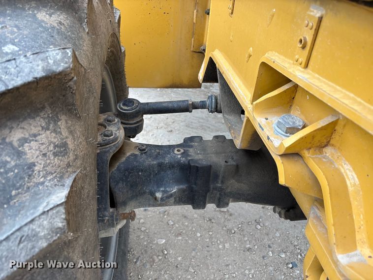 image for item EC8131 2007 Vermeer RT950 vibratory cable plow