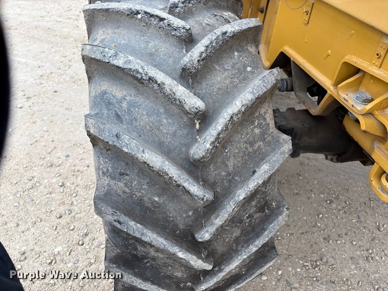 image for item EC8131 2007 Vermeer RT950 vibratory cable plow