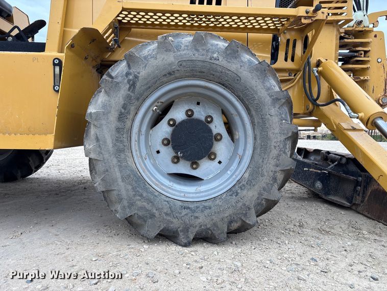 image for item EC8131 2007 Vermeer RT950 vibratory cable plow