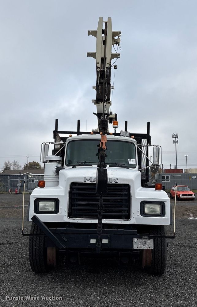 image for item EC8135 1996 Mack RD688S crane truck