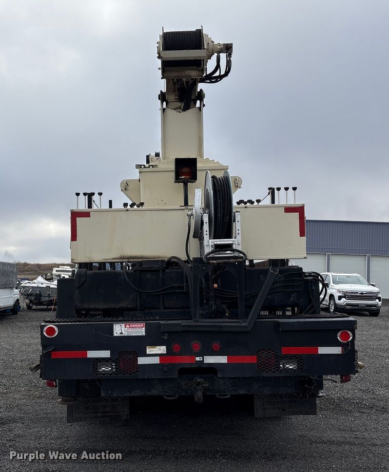 image for item EC8135 1996 Mack RD688S crane truck