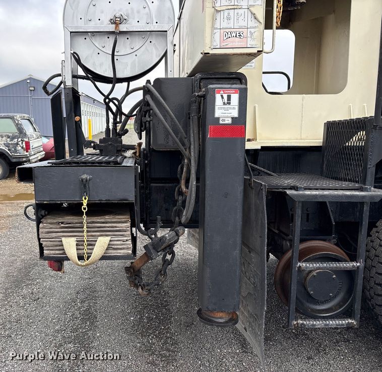 image for item EC8135 1996 Mack RD688S crane truck