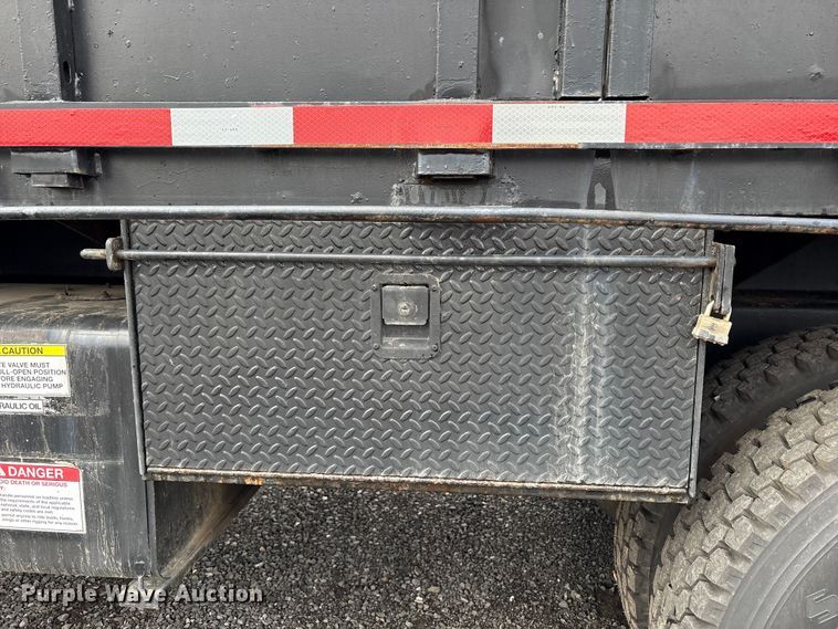 image for item EC8135 1996 Mack RD688S crane truck