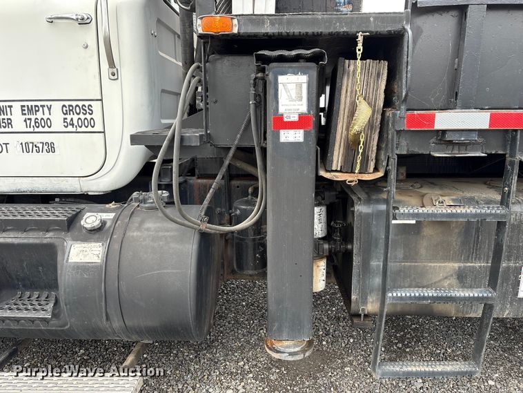 image for item EC8135 1996 Mack RD688S crane truck