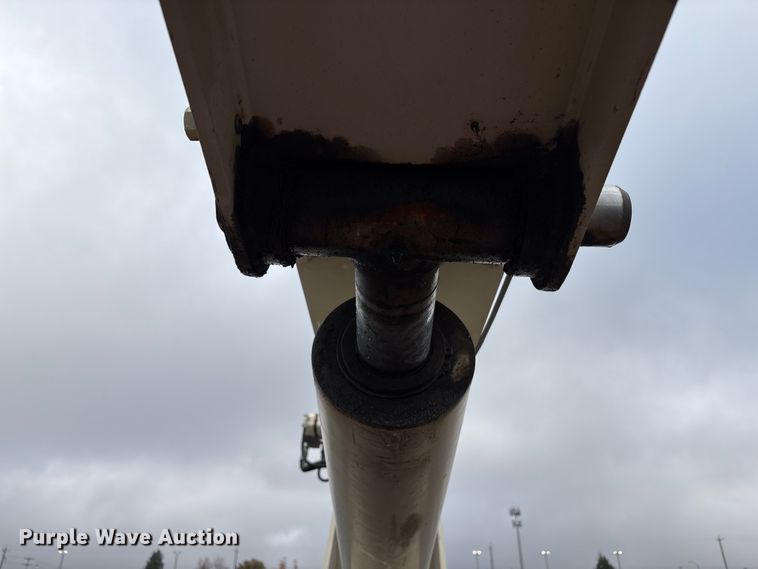 image for item EC8135 1996 Mack RD688S crane truck