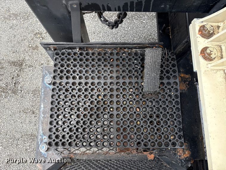 image for item EC8135 1996 Mack RD688S crane truck