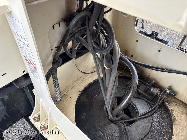 image for item EC8135 1996 Mack RD688S crane truck