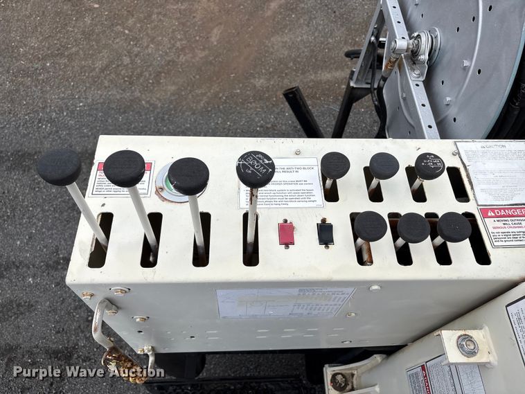 image for item EC8135 1996 Mack RD688S crane truck