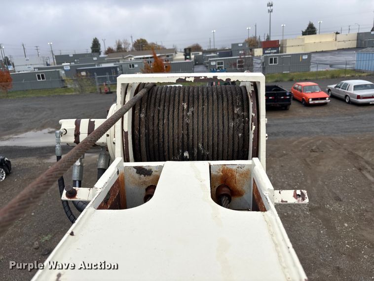 image for item EC8135 1996 Mack RD688S crane truck