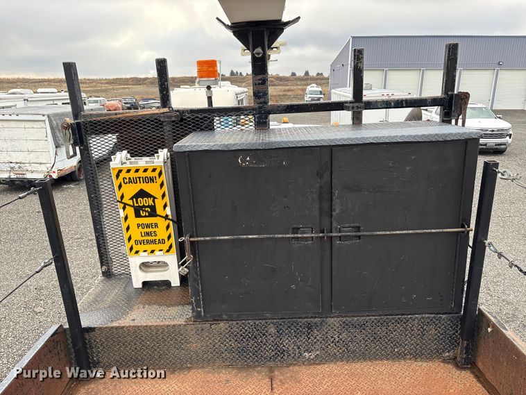 image for item EC8135 1996 Mack RD688S crane truck