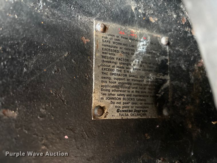 image for item EC8135 1996 Mack RD688S crane truck