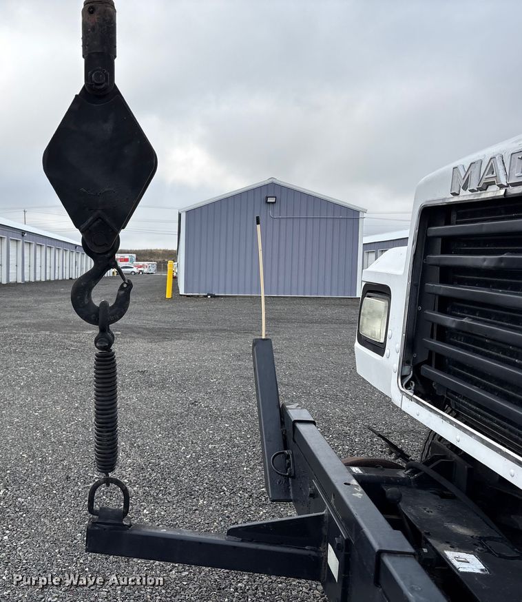 image for item EC8135 1996 Mack RD688S crane truck