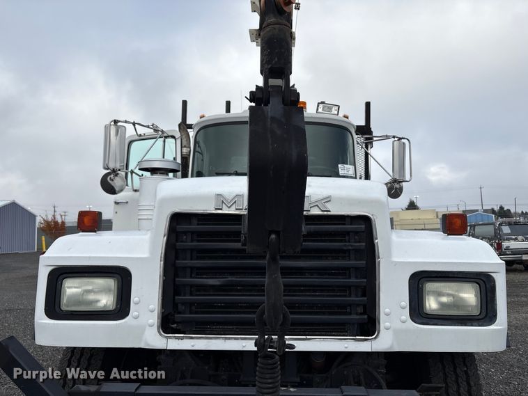image for item EC8135 1996 Mack RD688S crane truck