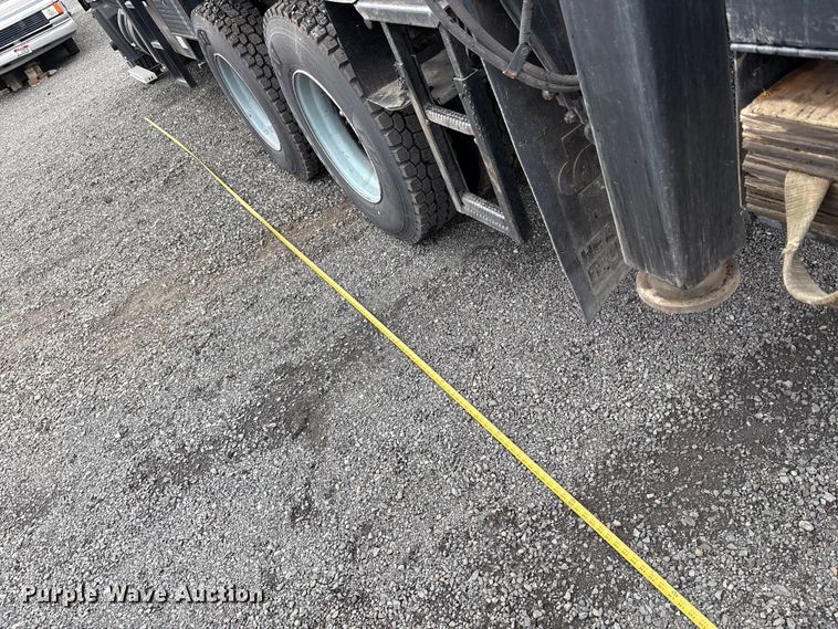 image for item EC8135 1996 Mack RD688S crane truck