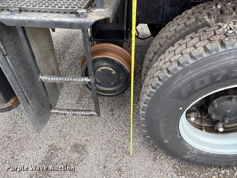 image for item EC8135 1996 Mack RD688S crane truck