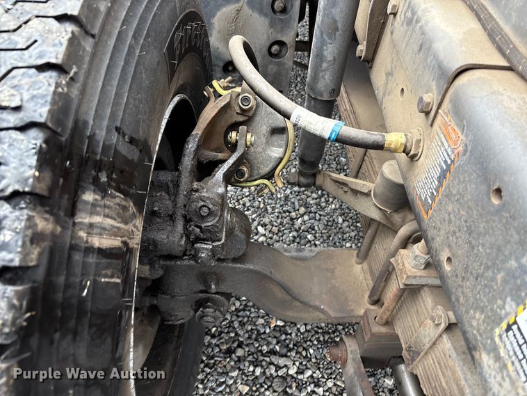 image for item EC8135 1996 Mack RD688S crane truck