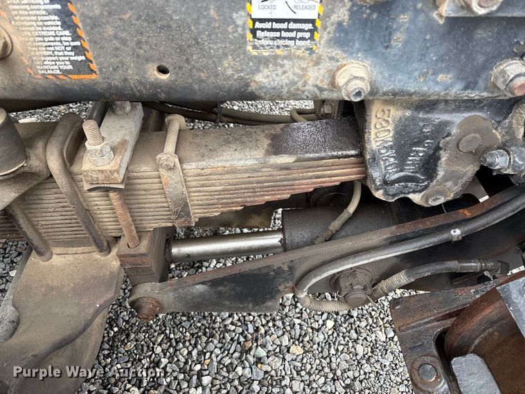 image for item EC8135 1996 Mack RD688S crane truck