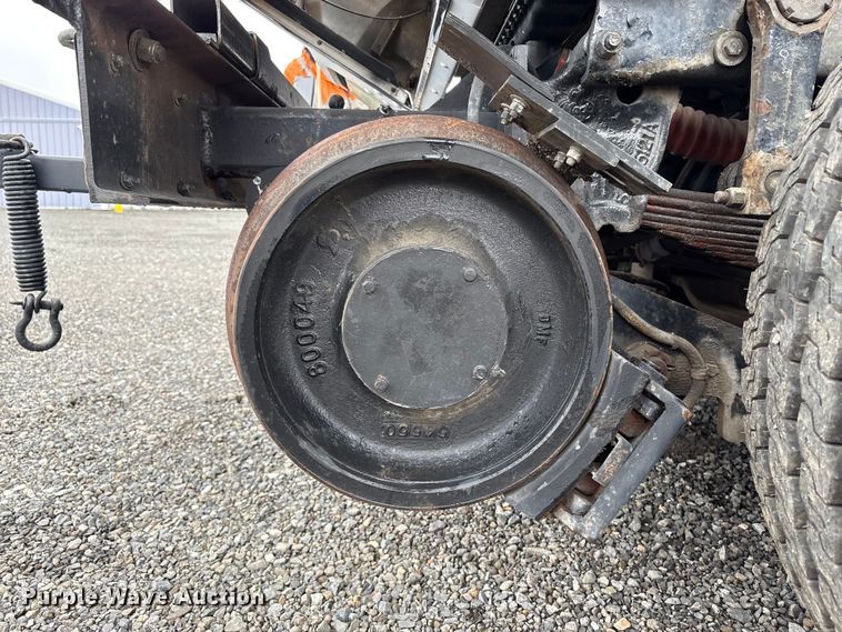 image for item EC8135 1996 Mack RD688S crane truck