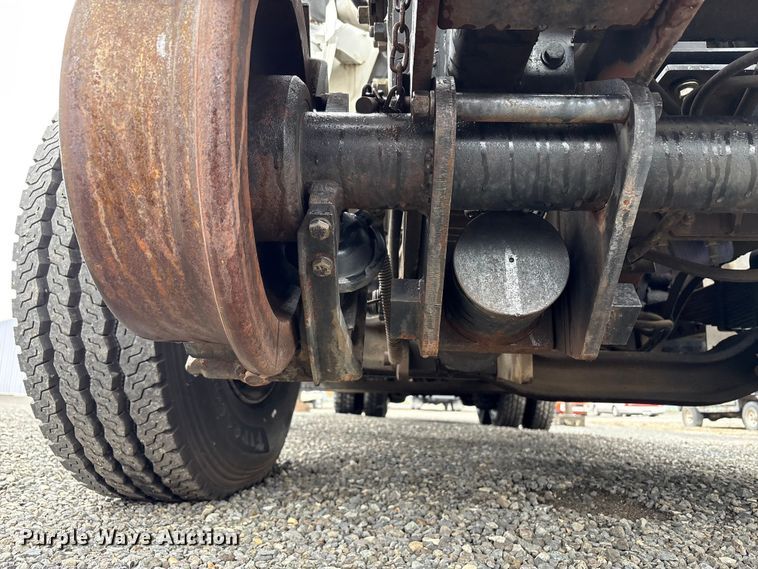 image for item EC8135 1996 Mack RD688S crane truck