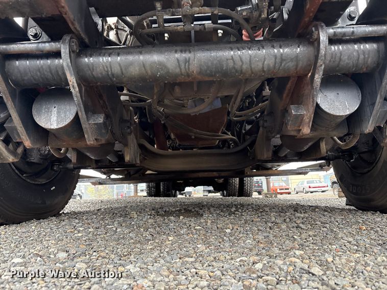 image for item EC8135 1996 Mack RD688S crane truck