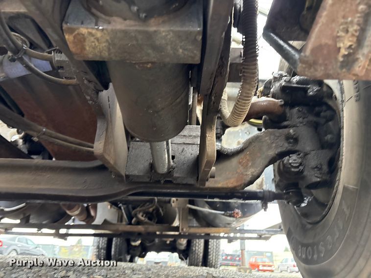 image for item EC8135 1996 Mack RD688S crane truck