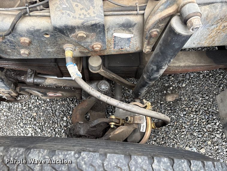 image for item EC8135 1996 Mack RD688S crane truck