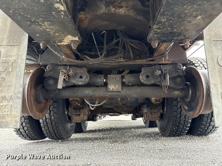 image for item EC8135 1996 Mack RD688S crane truck