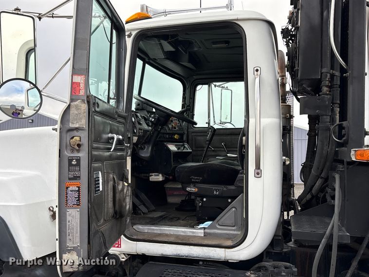 image for item EC8135 1996 Mack RD688S crane truck