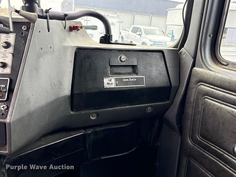 image for item EC8135 1996 Mack RD688S crane truck